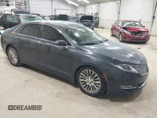 ✅ 2013 Lincoln MKZ • VIN: 3LN6L2J93DR819323 • Lot: 43627648. Wystawiony na IAAI z przebiegiem 105 605 mil. Bezpłatny archiwum sprzedaży aukcyjnych z USA i szczegółowy raport historii pojazdu na DreamBid. Zdjęcie 1.