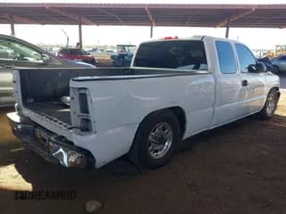 ✅ 2005 Chevrolet Silverado 1500 LS • VIN: 1GCEC19T75Z304025 • Lot: 43584015. Wystawiony na IAAI z przebiegiem 126 228 mil. Bezpłatny archiwum sprzedaży aukcyjnych z USA i szczegółowy raport historii pojazdu na DreamBid. Zdjęcie 4.