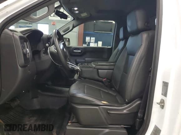 ✅ 2019 Chevrolet Silverado 1500 Work Truck • VIN: 3GCNWAEH1KG229648 • Lot: 90855605. Wystawiony na Copart z przebiegiem 176 762 mil. Bezpłatny archiwum sprzedaży aukcyjnych z USA i szczegółowy raport historii pojazdu na DreamBid. Zdjęcie 7.