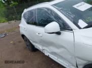 ✅ 2024 Volvo XC40 Ultimate Bright Theme • VIN: YV4L12UF8R2265543 • Lot: 42546549. Wystawiony na IAAI z przebiegiem Nie podano. Bezpłatny archiwum sprzedaży aukcyjnych z USA i szczegółowy raport historii pojazdu na DreamBid. Zdjęcie 18.