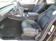 ✅ 2025 Tesla Model Y Long Range • VIN: 7SAYGDED2SF266130 • Lot: 80688045. Wystawiony na Copart z przebiegiem 7 556 mil. Bezpłatny archiwum sprzedaży aukcyjnych z USA i szczegółowy raport historii pojazdu na DreamBid. Zdjęcie 7.