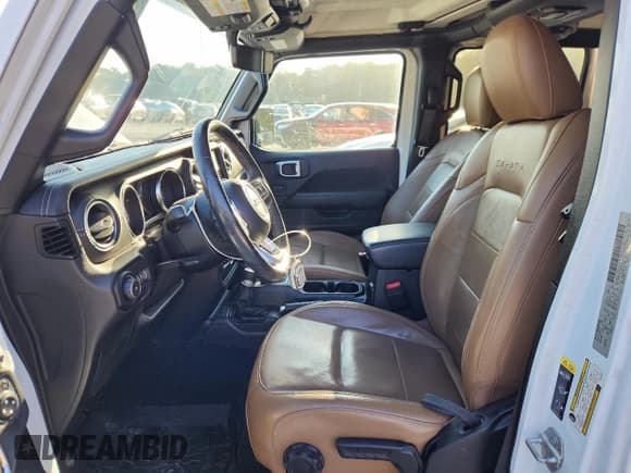✅ 2020 Jeep Wrangler Unlimited Sahara • VIN: 1C4HJXEN8LW247541 • Lot: 84644725. Listed on Copart with 128,984 mi. Free auction sales archive from the USA and detailed vehicle history report at DreamBid. Image 7.