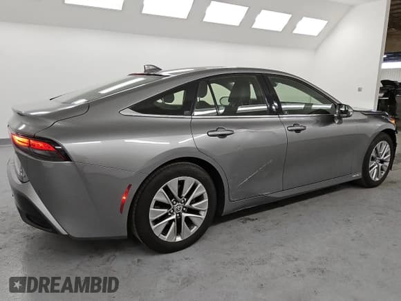 ✅ 2022 Toyota Mirai XLE • VIN: JTDAAAAA8NA006158 • Lot: 86686324. Listed on Copart with 33,488 mi. Free auction sales archive from the USA and detailed vehicle history report at DreamBid. Image 3.