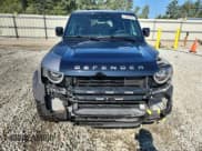 ✅ 2021 Land Rover Defender X • VIN: SALEX7RU1M2062056 • Lot: 71632925. Wystawiony na Copart z przebiegiem 8 464 mil. Bezpłatny archiwum sprzedaży aukcyjnych z USA i szczegółowy raport historii pojazdu na DreamBid. Zdjęcie 5.