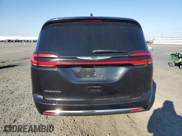 ✅ 2022 Chrysler Pacifica Touring L • VIN: 2C4RC1BG3NR169005 • Lot: 83822215. Wystawiony na Copart z przebiegiem 68 509 mil. Bezpłatny archiwum sprzedaży aukcyjnych z USA i szczegółowy raport historii pojazdu na DreamBid. Zdjęcie 6.