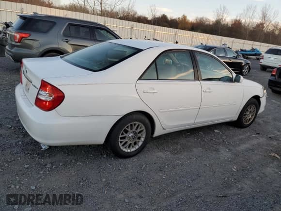 ✅ 2004 Toyota Camry SE • VIN: 4T1BE32K04U307415 • Lot: 93543885. Wystawiony na Copart z przebiegiem 178 394 mil. Bezpłatny archiwum sprzedaży aukcyjnych z USA i szczegółowy raport historii pojazdu na DreamBid. Zdjęcie 3.