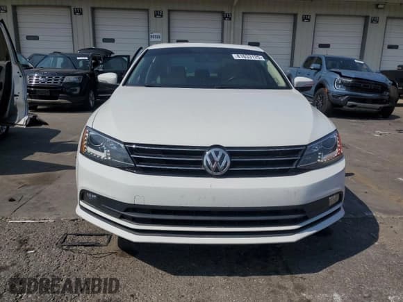 ✅ 2017 Volkswagen Jetta SEL • VIN: 3VWL17AJ5HM297136 • Lot: 81033125. Listed on Copart with 90,695 mi. Free auction sales archive from the USA and detailed vehicle history report at DreamBid. Image 5.