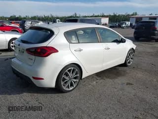 ✅ 2018 Kia Forte SX • VIN: 3KPFN5A37JE194200 • Lot: 43656740. Wystawiony na IAAI z przebiegiem 24 657 mil. Bezpłatny archiwum sprzedaży aukcyjnych z USA i szczegółowy raport historii pojazdu na DreamBid. Zdjęcie 4.