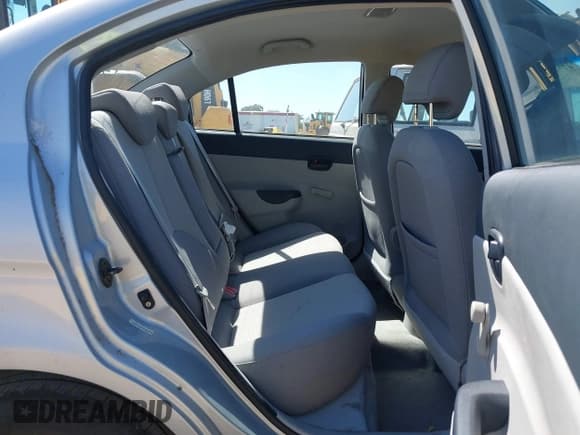 ✅ 2007 Hyundai Accent GLS • VIN: KMHCN46C57U087156 • Лот: 42151298. Опубликован ранее на IAAI с пробегом 81 588 миль. Бесплатный доступ к архиву аукционных продаж из США и подробный отчёт об истории автомобиля на DreamBid. Изображение 8.