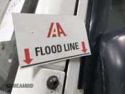 ✅ 2017 Jeep Wrangler Unlimited Rubicon Recon • VIN: 1C4BJWFG5HL512375 • Lot: 43458253. Wystawiony na IAAI z przebiegiem 94 648 mil. Bezpłatny archiwum sprzedaży aukcyjnych z USA i szczegółowy raport historii pojazdu na DreamBid. Zdjęcie 6.