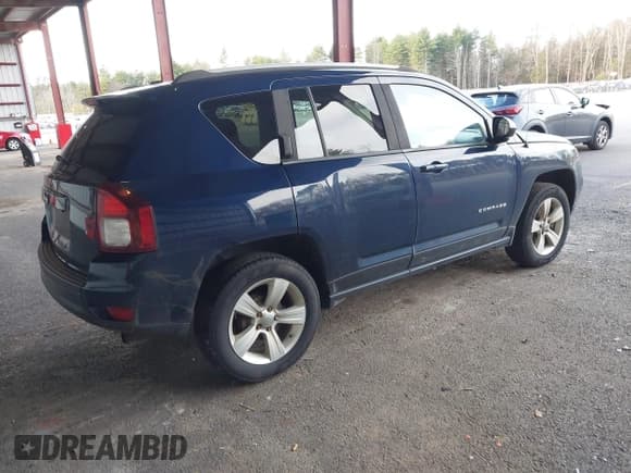 ✅ 2016 Jeep Compass Sport • VIN: 1C4NJCBA0GD611711 • Lot: 43717688. Wystawiony na IAAI z przebiegiem 177 977 mil. Bezpłatny archiwum sprzedaży aukcyjnych z USA i szczegółowy raport historii pojazdu na DreamBid. Zdjęcie 4.