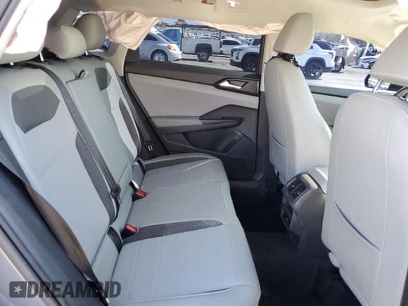 ✅ 2022 Volkswagen Taos SE • VIN: 3VVLX7B24NM097435 • Lot: 87053745. Wystawiony na Copart z przebiegiem 27 062 mil. Bezpłatny archiwum sprzedaży aukcyjnych z USA i szczegółowy raport historii pojazdu na DreamBid. Zdjęcie 11.