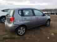 2007 Chevrolet Aveo LS z VIN KL1TD66637B749946, wystawiony jako Copart lot #83143564 z przebiegiem 74 030 mil mil oraz Szkoda całkowita • Salvage title. Historia ofert i sprzedaży dostępna na DreamBid. Obrazek 3.