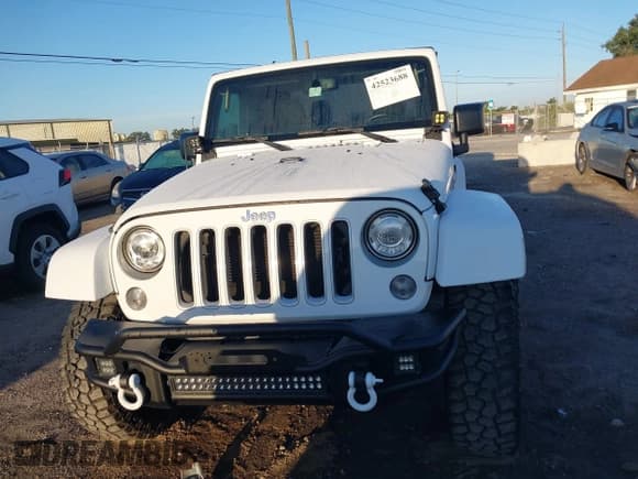 ✅ 2018 Jeep Wrangler Sahara • VIN: 1C4AJWBG2JL821132 • Lot: 42523688. Listed on IAAI with 86,244 mi. Free auction sales archive from the USA and detailed vehicle history report at DreamBid. Image 12.