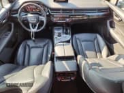 ✅ 2018 Audi Q7 Prestige • VIN: WA1VAAF71JD021943 • Lot: 89848955. Wystawiony na Copart z przebiegiem 75 918 mil. Bezpłatny archiwum sprzedaży aukcyjnych z USA i szczegółowy raport historii pojazdu na DreamBid. Zdjęcie 8.