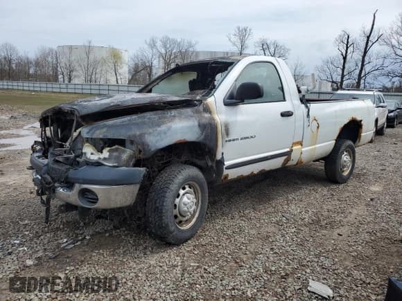 ✅ 2005 Dodge 2500 ST • VIN: 3D7KS26D15G832237 • Lot: 53692635. Wystawiony na Copart z przebiegiem Nie podano. Bezpłatny archiwum sprzedaży aukcyjnych z USA i szczegółowy raport historii pojazdu na DreamBid. Zdjęcie 1.