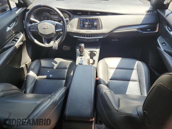 ✅ 2020 Cadillac XT4 AWD Sport • VIN: 1GYFZFR48LF017813 • Lot: 61940945. Wystawiony na Copart z przebiegiem 34 846 mil. Bezpłatny archiwum sprzedaży aukcyjnych z USA i szczegółowy raport historii pojazdu na DreamBid. Zdjęcie 8.