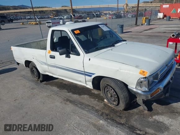 ✅ 1994 Toyota Pickup DX • VIN: JT4RN81P1R5194136 • Лот: 41848772. Опубликован ранее на IAAI с пробегом 170 759 миль. Бесплатный доступ к архиву аукционных продаж из США и подробный отчёт об истории автомобиля на DreamBid. Изображение 1.