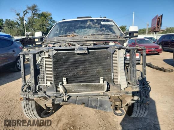 2008 Chevrolet Silverado 2500HD LTZ z VIN 1GCHK23638F197165, wystawiony jako Copart lot #84280195 z przebiegiem 246 035 mil mil oraz Czysty tytuł • Clean title. Historia ofert i sprzedaży dostępna na DreamBid. Obrazek 5.