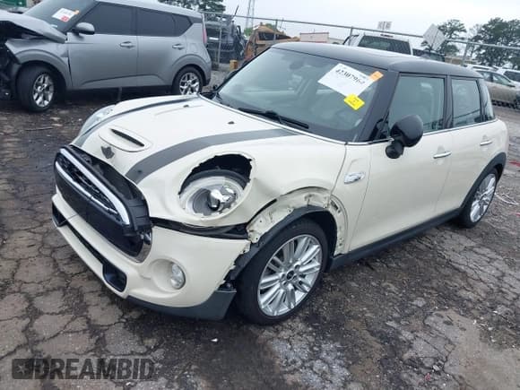 ✅ 2015 MINI Hardtop 4 Door S • VIN: WMWXU3C52F2B56856 • Lot: 42307964. Wystawiony na IAAI z przebiegiem 41 669 mil. Bezpłatny archiwum sprzedaży aukcyjnych z USA i szczegółowy raport historii pojazdu na DreamBid. Zdjęcie 2.