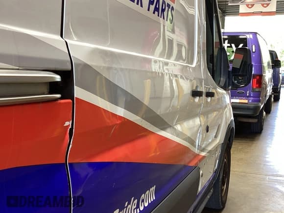 ✅ 2016 Ford Transit Cargo • VIN: 1FTYR2CM4GKA95793 • Лот: 42428255. Опубликован ранее на IAAI с пробегом 258 056 миль. Бесплатный доступ к архиву аукционных продаж из США и подробный отчёт об истории автомобиля на DreamBid. Изображение 1.