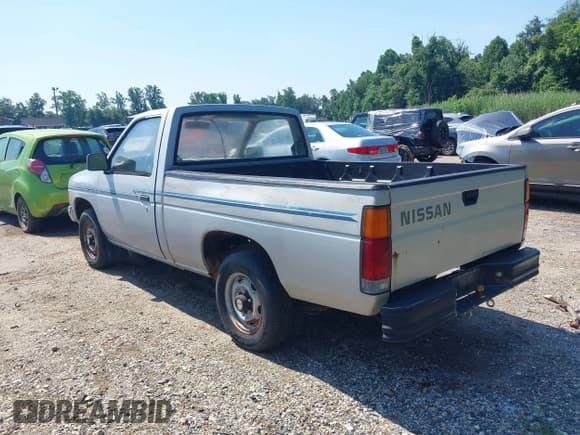 ✅ 1987 Nissan Hardbody • VIN: 1N6ND11SXHC328971 • Lot: 42667554. Listed on IAAI with 236,872 mi. Free auction sales archive from the USA and detailed vehicle history report at DreamBid. Image 3.
