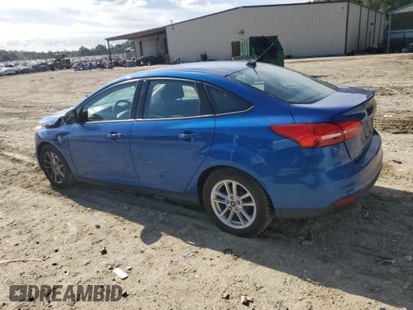 ✅ 2018 Ford Focus SE • VIN: 1FADP3F26JL327953 • Лот: 84522605. Опубликован ранее на Copart с пробегом 111 624 миль. Бесплатный доступ к архиву аукционных продаж из США и подробный отчёт об истории автомобиля на DreamBid. Изображение 2.