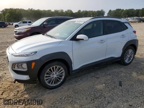 ✅ 2019 Hyundai Kona SEL • VIN: KM8K22AA4KU274735 • Лот: 70335574. Опубликован ранее на Copart с пробегом 100 696 миль. Бесплатный доступ к архиву аукционных продаж из США и подробный отчёт об истории автомобиля на DreamBid. Изображение 1.