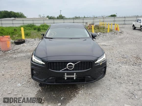 ✅ 2024 Volvo S60 Core Dark Theme • VIN: 7JRL12FKXRG317854 • Lot: 56170695. Listed on Copart with 19,444 mi. Free auction sales archive from the USA and detailed vehicle history report at DreamBid. Image 5.