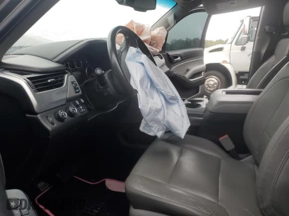 ✅ 2015 Chevrolet Suburban LT • VIN: 1GNSKJKC4FR642054 • Lot: 73506194. Wystawiony na Copart z przebiegiem Nie podano. Bezpłatny archiwum sprzedaży aukcyjnych z USA i szczegółowy raport historii pojazdu na DreamBid. Zdjęcie 7.