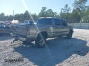 ✅ 2006 Chevrolet Silverado 2500HD Work Truck • VIN: 1GCHC23U06F122366 • Lot: 43701699. Wystawiony na IAAI z przebiegiem 330 993 mil. Bezpłatny archiwum sprzedaży aukcyjnych z USA i szczegółowy raport historii pojazdu na DreamBid. Zdjęcie 4.