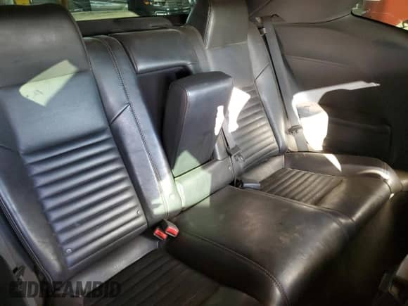 2010 Dodge Challenger R/T Classic z VIN 2B3CJ5DT9AH157553, wystawiony jako Copart lot #80558553 z przebiegiem 103 778 mil mil oraz Szkoda całkowita • Salvage title. Historia ofert i sprzedaży dostępna na DreamBid. Obrazek 11.