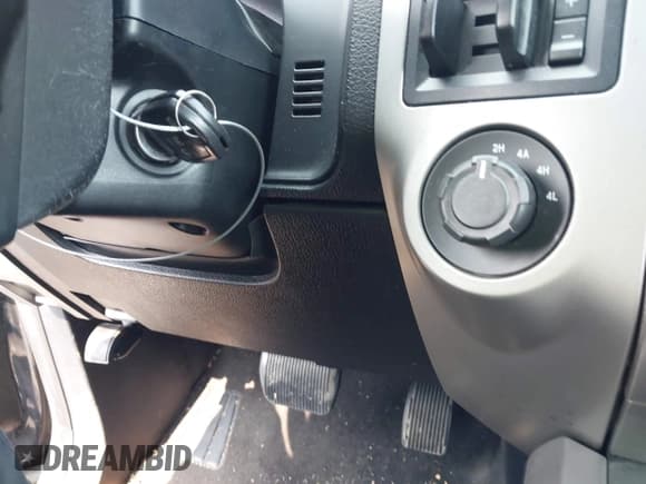 ✅ 2015 Ford Expedition Max XLT • VIN: 1FMJK1JT4FEF42223 • Lot: 42463488. Listed on IAAI with 185,825 mi. Free auction sales archive from the USA and detailed vehicle history report at DreamBid. Image 11.