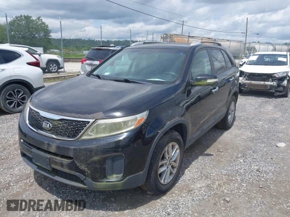 ✅ 2015 Kia Sorento LX • VIN: 5XYKT4A70FG643700 • Lot: 42964068. Wystawiony na IAAI z przebiegiem 155 173 mil. Bezpłatny archiwum sprzedaży aukcyjnych z USA i szczegółowy raport historii pojazdu na DreamBid. Zdjęcie 2.