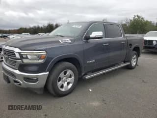 ✅ 2021 Ram 1500 Laramie • VIN: 1C6SRFJT4MN600062 • Lot: 67427555. Wystawiony na Copart z przebiegiem 35 546 mil. Bezpłatny archiwum sprzedaży aukcyjnych z USA i szczegółowy raport historii pojazdu na DreamBid. Zdjęcie 1.