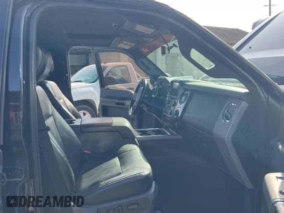 ✅ 2015 Ford F-350 Lariat • VIN: 1FT8W3DT6FED26792 • Lot: 45567485. Listed on Copart with 292,278 mi. Free auction sales archive from the USA and detailed vehicle history report at DreamBid. Image 5.