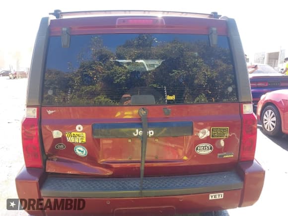 ✅ 2007 Jeep Commander Sport • VIN: 1J8HH48P27C553755 • Lot: 43478352. Wystawiony na IAAI z przebiegiem 166 500 mil. Bezpłatny archiwum sprzedaży aukcyjnych z USA i szczegółowy raport historii pojazdu na DreamBid. Zdjęcie 6.