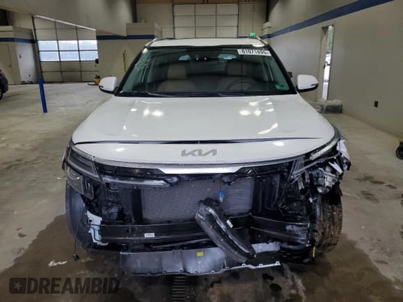 ✅ 2025 Kia Seltos EX • VIN: KNDERCAA5S7680573 • Лот: 81071895. Опубликован ранее на Copart с пробегом 5 300 миль. Бесплатный доступ к архиву аукционных продаж из США и подробный отчёт об истории автомобиля на DreamBid. Изображение 5.