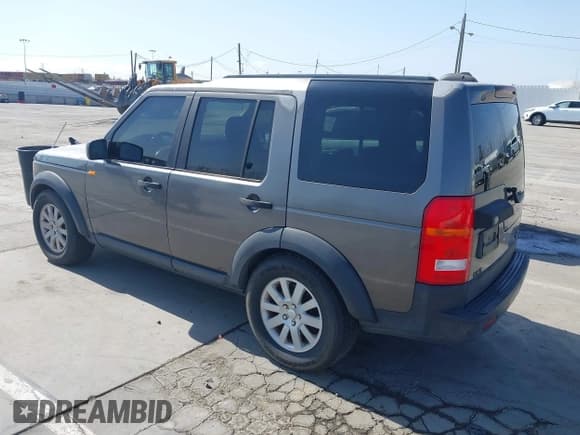 ✅ 2006 Land Rover LR3 SE • VIN: SALAE25406A403064 • Lot: 42595982. Listed on IAAI with 236,497 mi. Free auction sales archive from the USA and detailed vehicle history report at DreamBid. Image 3.