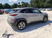 ✅ 2022 Hyundai Kona SEL • VIN: KM8K32AB0NU913123 • Лот: 72320064. Опубликован ранее на Copart с пробегом 15 049 миль. Бесплатный доступ к архиву аукционных продаж из США и подробный отчёт об истории автомобиля на DreamBid. Изображение 3.
