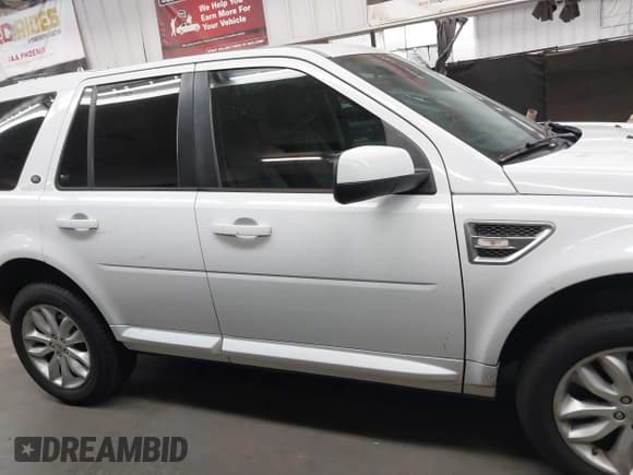 ✅ 2013 Land Rover LR2 • VIN: SALFR2BG6DH338217 • Лот: 42593902. Опубликован ранее на IAAI с пробегом 105 943 миль. Бесплатный доступ к архиву аукционных продаж из США и подробный отчёт об истории автомобиля на DreamBid. Изображение 13.