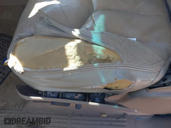 ✅ 2003 Chevrolet Suburban LT • VIN: 1GNFK16Z33R197480 • Лот: 41653292. Опубликован ранее на IAAI с пробегом Не указан. Бесплатный доступ к архиву аукционных продаж из США и подробный отчёт об истории автомобиля на DreamBid. Изображение 6.