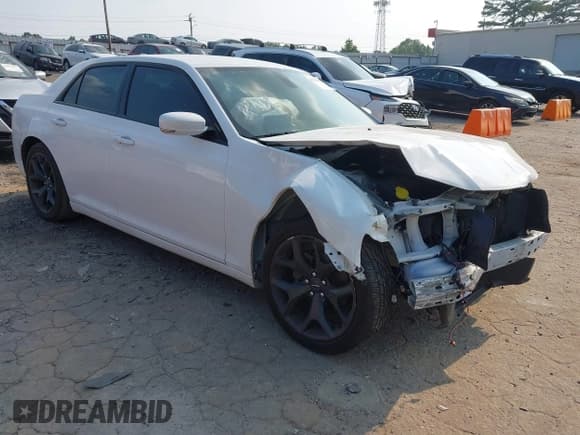 ✅ 2021 Chrysler 300 S • VIN: 2C3CCABG2MH523868 • Lot: 42399021. Listed on IAAI with 105,325 mi. Free auction sales archive from the USA and detailed vehicle history report at DreamBid. Image 1.