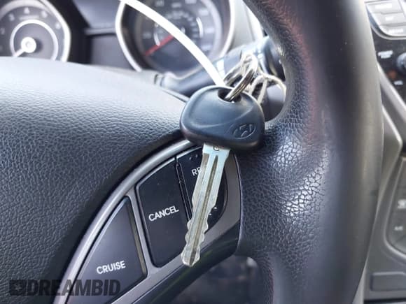 ✅ 2014 Hyundai Elantra SE • VIN: KMHDH4AE5EU135661 • Lot: 43444129. Listed on IAAI with 255,698 mi. Free auction sales archive from the USA and detailed vehicle history report at DreamBid. Image 11.