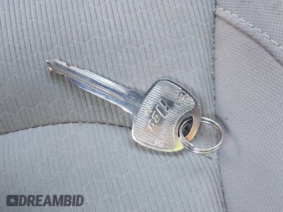 ✅ 2017 Hyundai Elantra SE • VIN: KMHD74LF1HU094393 • Лот: 43610762. Опубликован ранее на IAAI с пробегом 165 491 миль. Бесплатный доступ к архиву аукционных продаж из США и подробный отчёт об истории автомобиля на DreamBid. Изображение 11.