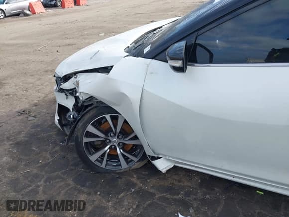 ✅ 2016 Nissan Maxima SL • VIN: 1N4AA6AP2GC387004 • Lot: 41504524. Wystawiony na IAAI z przebiegiem 95 437 mil. Bezpłatny archiwum sprzedaży aukcyjnych z USA i szczegółowy raport historii pojazdu na DreamBid. Zdjęcie 6.