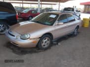 ✅ 1997 Ford Taurus GL • VIN: 1FALP57U9VG217727 • Lot: 42879165. Wystawiony na IAAI z przebiegiem 108 138 mil. Bezpłatny archiwum sprzedaży aukcyjnych z USA i szczegółowy raport historii pojazdu na DreamBid. Zdjęcie 2.
