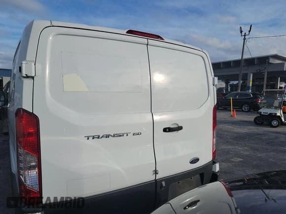 ✅ 2019 Ford Transit • VIN: 1FTYE1YM2KKB79893 • Lot: 43926145. Listed on IAAI with 88,500 mi. Free auction sales archive from the USA and detailed vehicle history report at DreamBid. Image 17.