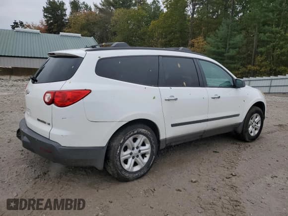 ✅ 2009 Chevrolet Traverse LS • VIN: 1GNEV13D79S119037 • Lot: 86653195. Wystawiony na Copart z przebiegiem 169 994 mil. Bezpłatny archiwum sprzedaży aukcyjnych z USA i szczegółowy raport historii pojazdu na DreamBid. Zdjęcie 3.