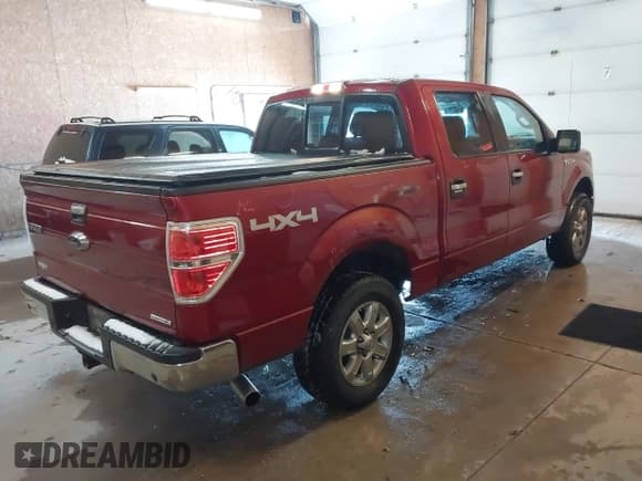 ✅ 2014 Ford F-150 XL • VIN: 1FTFW1EF8EKE88010 • Lot: 41522921. Wystawiony na IAAI z przebiegiem 117 918 mil. Bezpłatny archiwum sprzedaży aukcyjnych z USA i szczegółowy raport historii pojazdu na DreamBid. Zdjęcie 4.